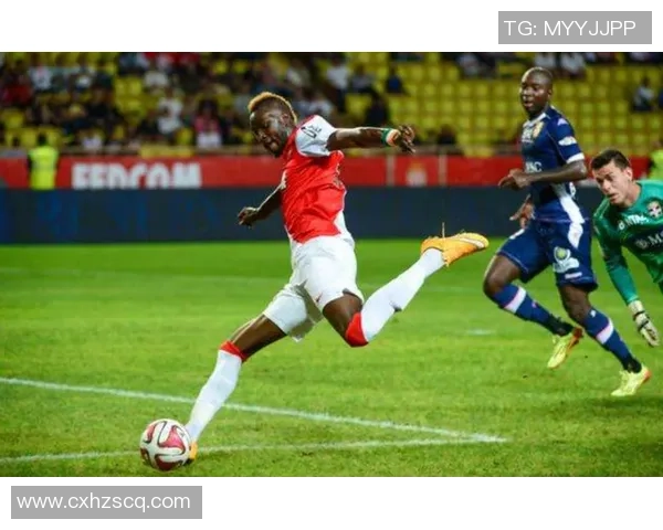 球星亲自出手严厉开除足球小孩背后的真相与深层原因解析 球星亲自出手严厉开除足球小孩背后的真相与深层原因解析