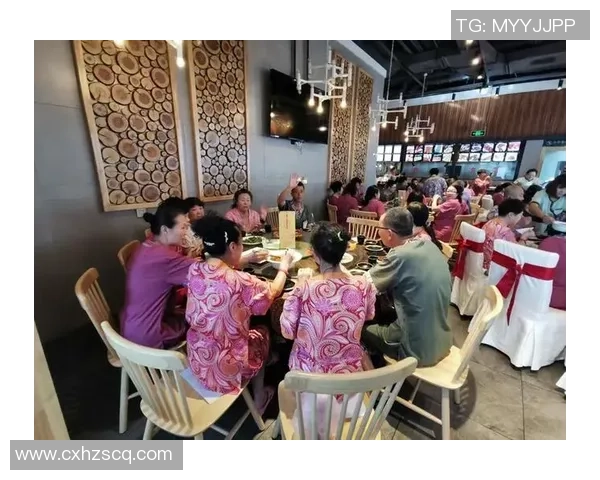 足球明星齐聚圣诞晚会盛典共庆佳节激情与欢乐满溢